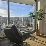 Apartment Moderne 3-zimmer-wohnung Mit Panoramablick
