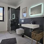 Apartment Moderne 3-zimmer-wohnung Mit Panoramablick